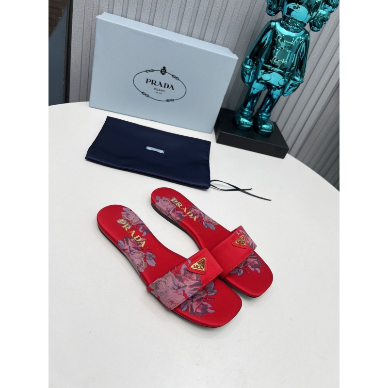 Pra*a slippers